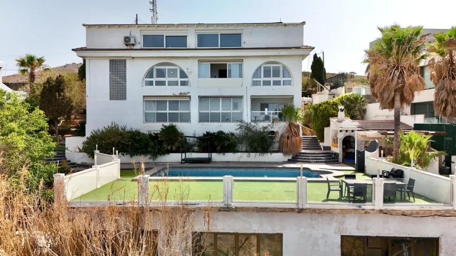 Villa de 7 dormitorios en Benidorm, España No. 796 № 11