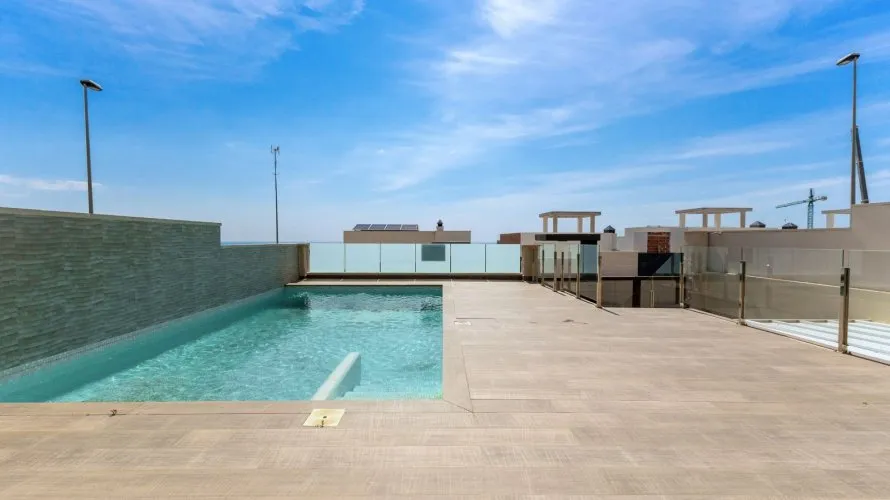 Villa de 210m² en San Miguel de Salinas, España No. 790 № 1