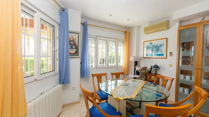 Villa de 194m² en Alicante, España No. 763 № 5