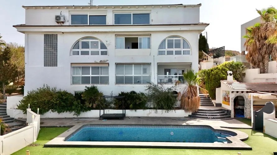 Villa de 7 dormitorios en Benidorm, España No. 796 № 10