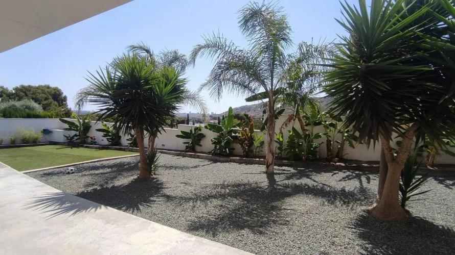 Villa de 5 dormitorios en Alicante, España No. 791 № 10