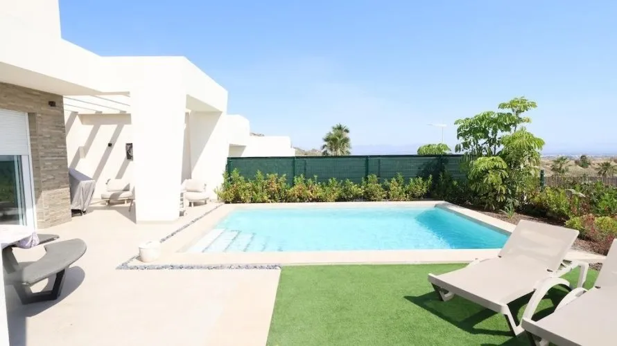Villa de 3 dormitorios en Algorfa, España No. 765 № 1
