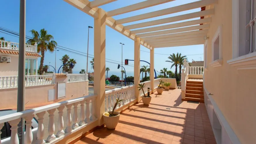Villa de 180m² en Torrevieja, España No. 786 № 25
