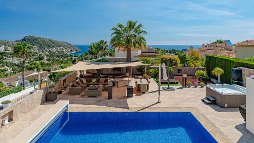 Villa de 247m² en Moraira, España No. 775 № 21