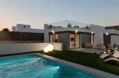 Villa de 3 dormitorios en Finestrat, España No. 772