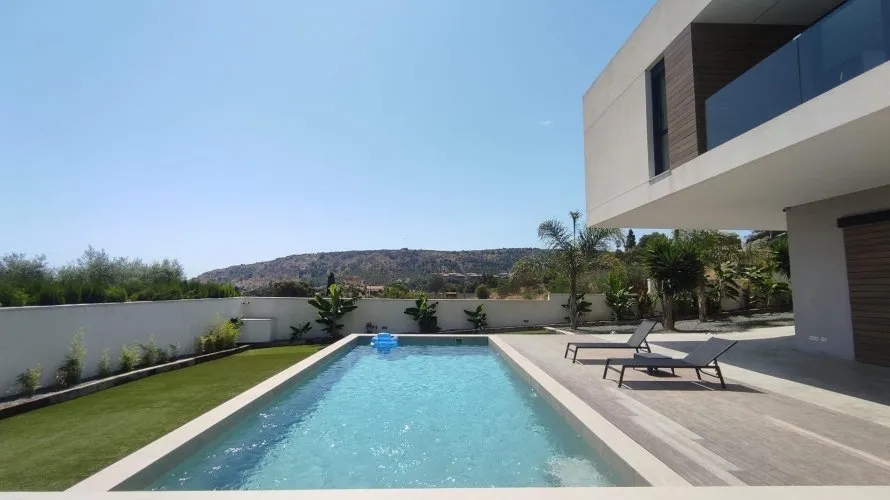 Villa de 5 dormitorios en Alicante, España No. 791 № 27