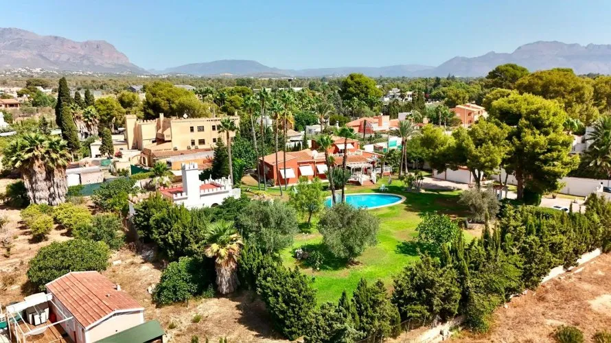 Villa de 5 dormitorios en Benidorm, España No. 847 № 22