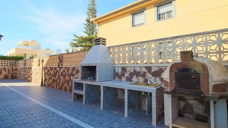 Villa de 624m² en La Zenia, España No. 807 № 6