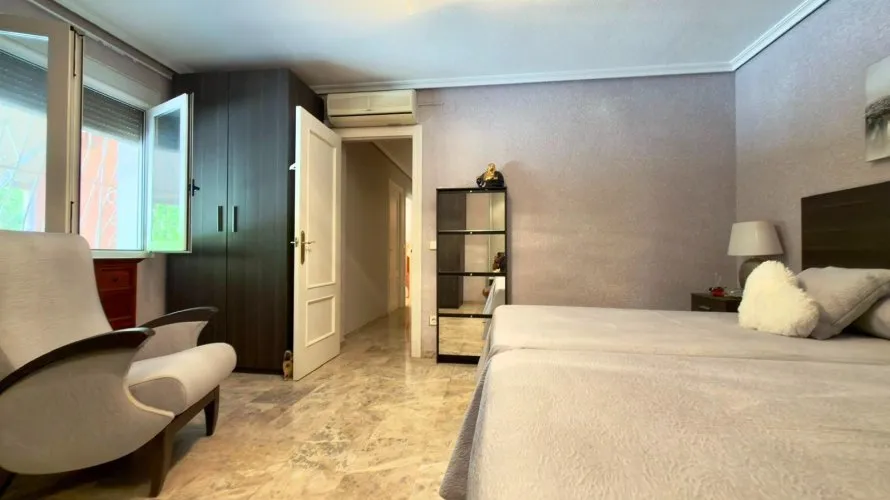 Villa de 5 dormitorios en Benidorm, España No. 847 № 21