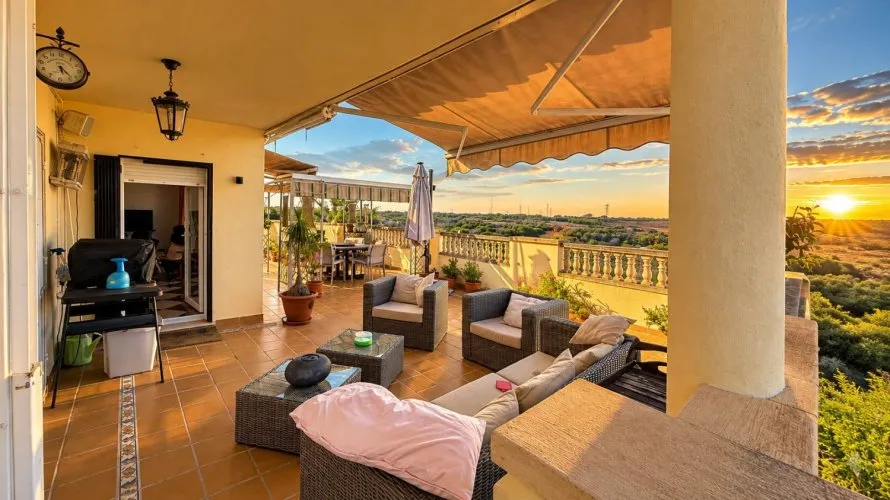 Villa de 220m² en Alicante, España No. 890 № 19