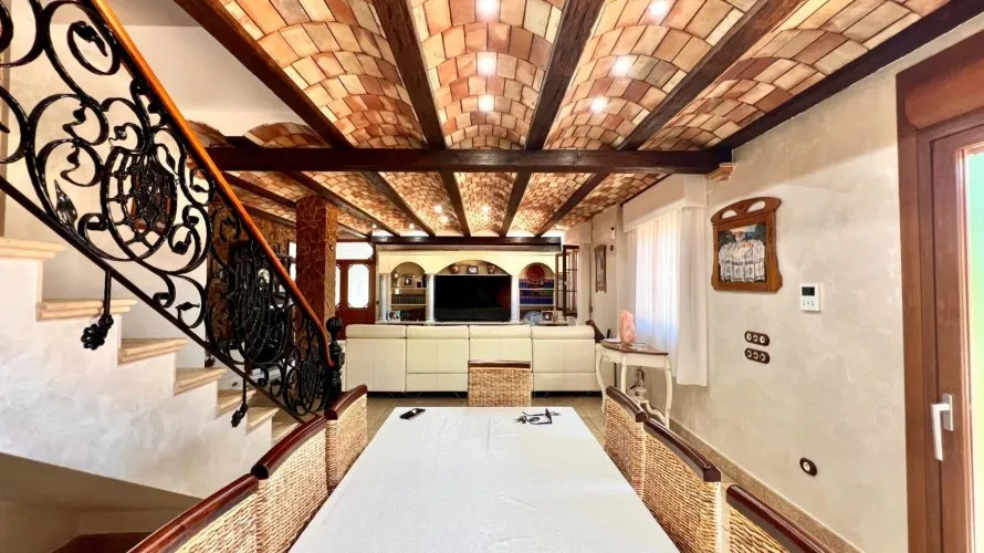 Villa de 4 dormitorios en Almoradí, España No. 882 № 3