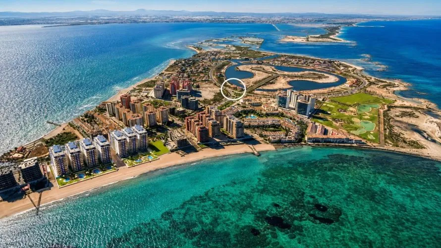 Villa de 3 dormitorios en La Manga del Mar Menor, España No. 872 № 6