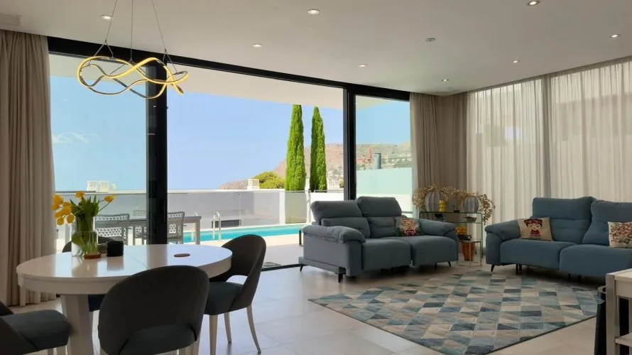 Villa de 4 dormitorios en Calpe, España No. 853