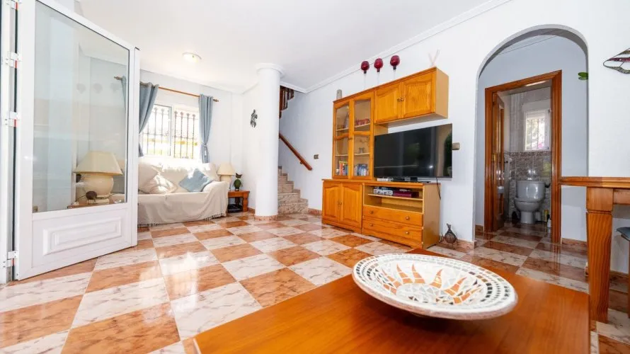 Villa de 96m² en La Zenia, España No. 887 № 15