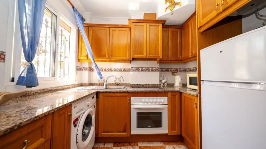 Villa de 96m² en La Zenia, España No. 887 № 10