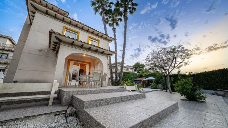 Villa de 96m² en La Zenia, España No. 887 № 28