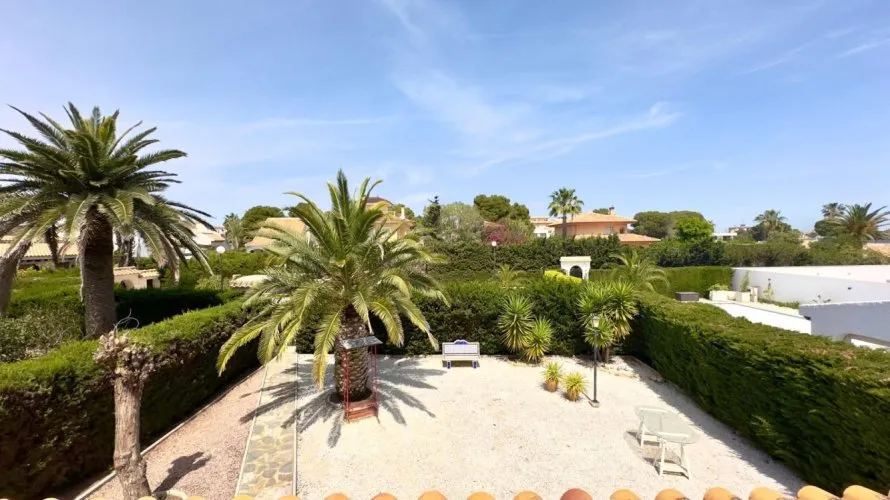 Villa de 144m² en Cabo Roig, España No. 897 № 3
