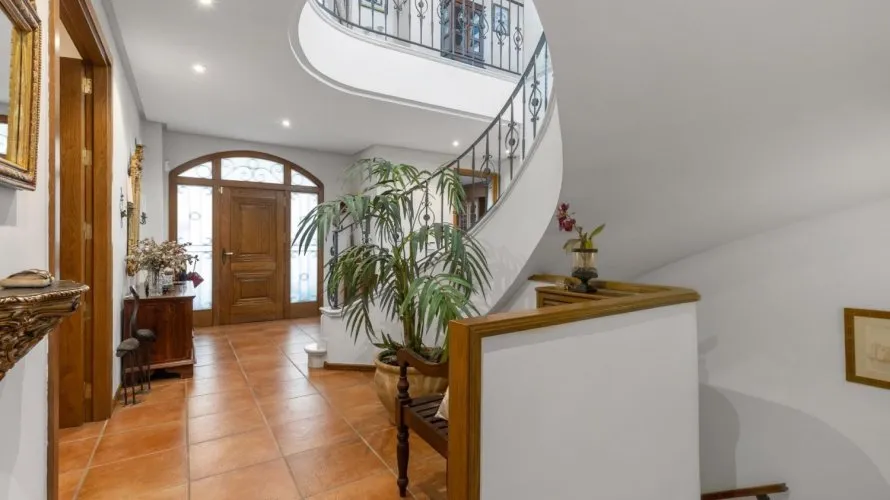 Villa de 720m² en La Veleta, España No. 895 № 8