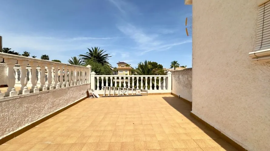 Villa de 144m² en Cabo Roig, España No. 897 № 8