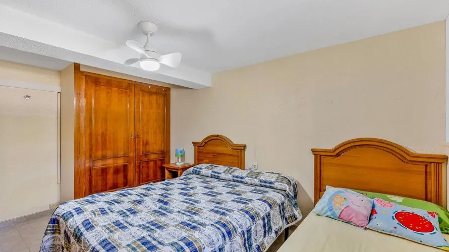 Villa de 4 chambres à Torrevieja, Spain No. 639 № 13