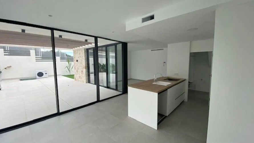 Villa de 3 chambres à Alicante, Spain No. 547 № 2
