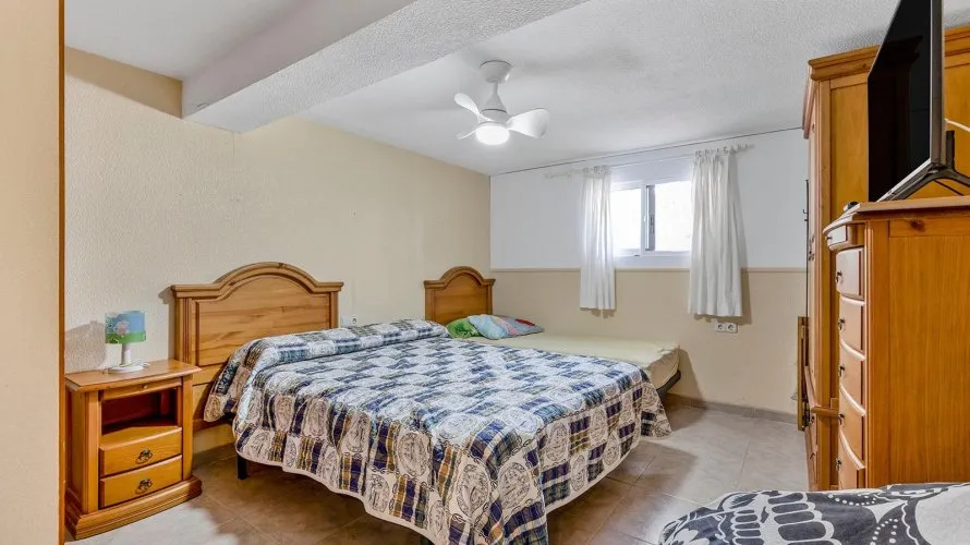 Villa de 4 chambres à Torrevieja, Spain No. 639 № 12