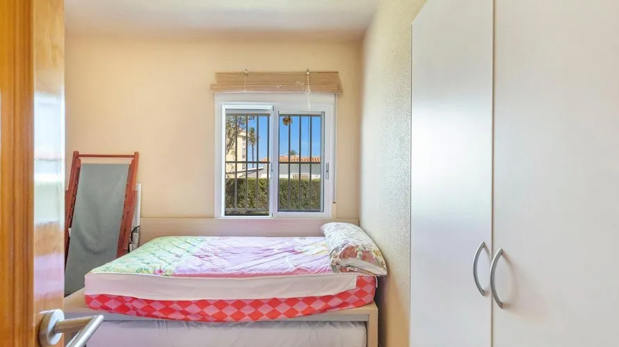 Villa de 4 chambres à Torrevieja, Spain No. 639 № 22