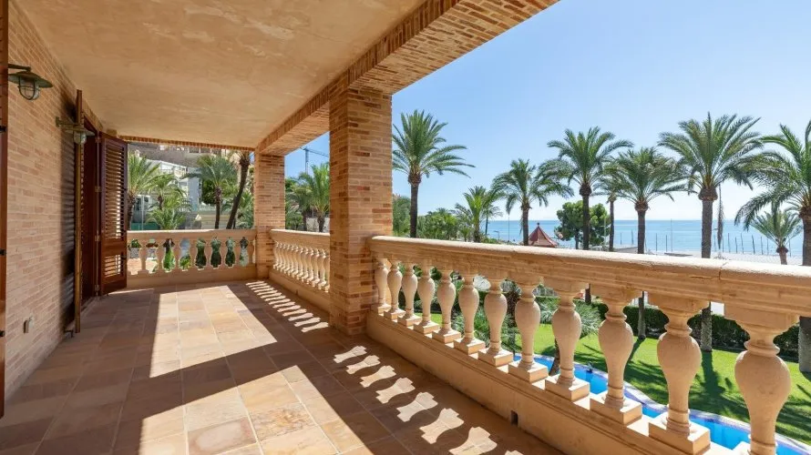 House de 640m² à Cullera, Spain No. 539 № 26