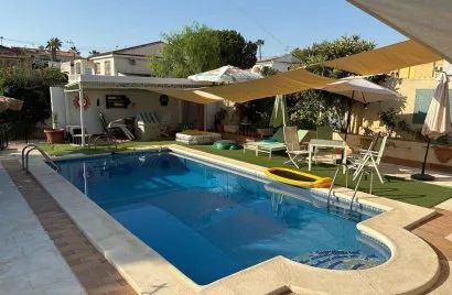 Villa de 4 chambres à Torrevieja, Spain No. 609