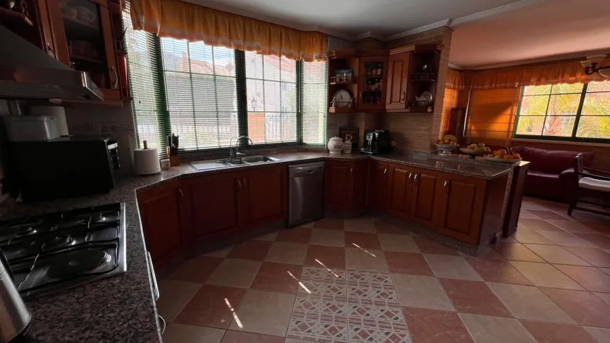 Villa de 480m² à Benidorm, Spain No. 584