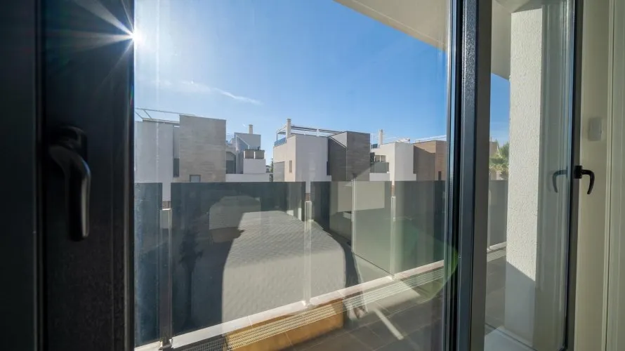 House de 3 chambres à La Zenia, Spain No. 588 № 1