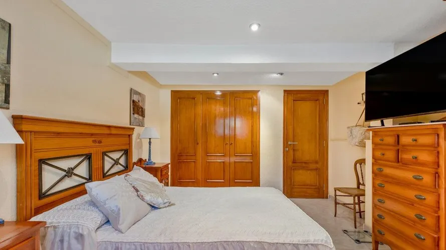 Villa de 4 chambres à Torrevieja, Spain No. 639 № 15