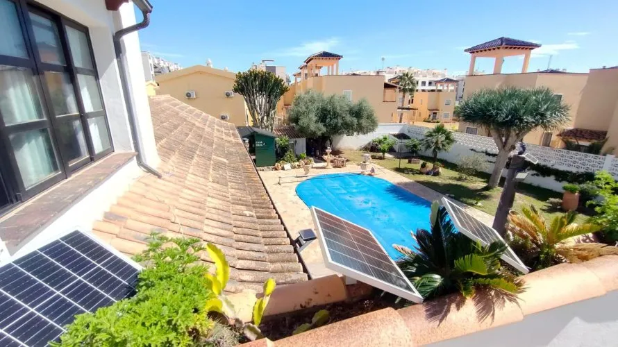 House de 209m² à Alicante, Espagne No. 649 № 11