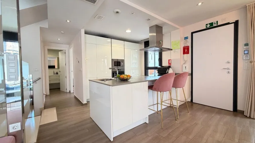 Villa de 5 chambres à Torrevieja, Espagne No. 707 № 9