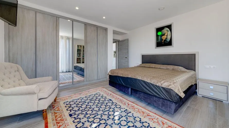 Villa de 461m² à Torrevieja, Espagne No. 652 № 11
