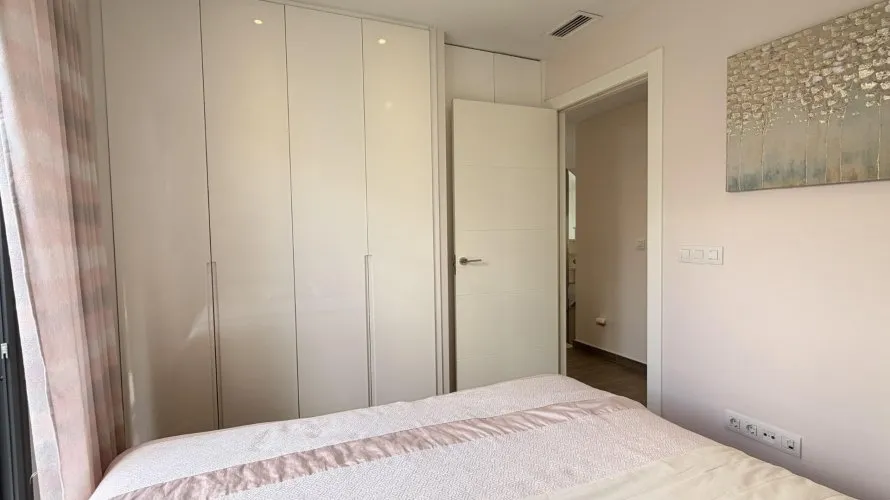 Villa de 5 chambres à Torrevieja, Espagne No. 707 № 17