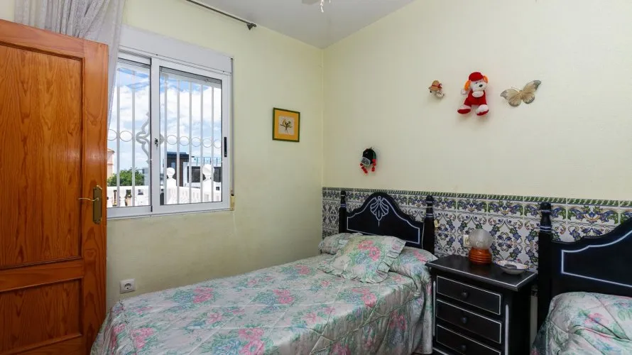 Villa de 158m² à Cabo Roig, Espagne No. 710 № 18