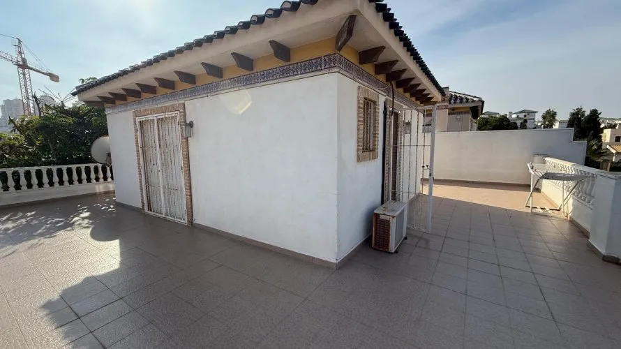 House de 3 chambres à Torrevieja, Spain No. 670 № 20