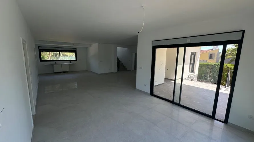 Villa de 5 chambres à San Vicente del Raspeig, Espagne No. 686 № 2