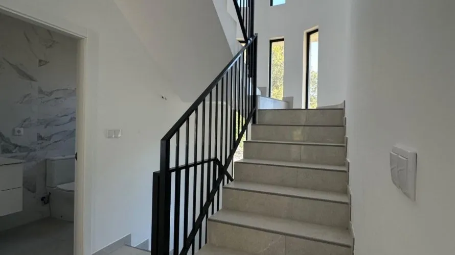 Villa de 5 chambres à San Vicente del Raspeig, Espagne No. 686 № 1