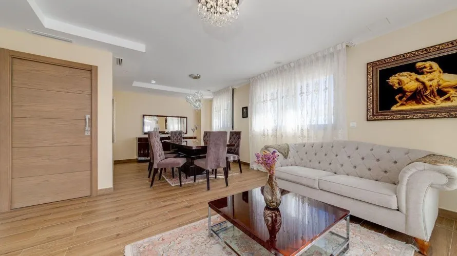 Villa de 461m² à Torrevieja, Espagne No. 652 № 22