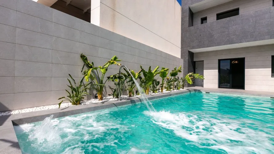 Villa de 277m² à Lo Pagan, Espagne No. 676 № 1
