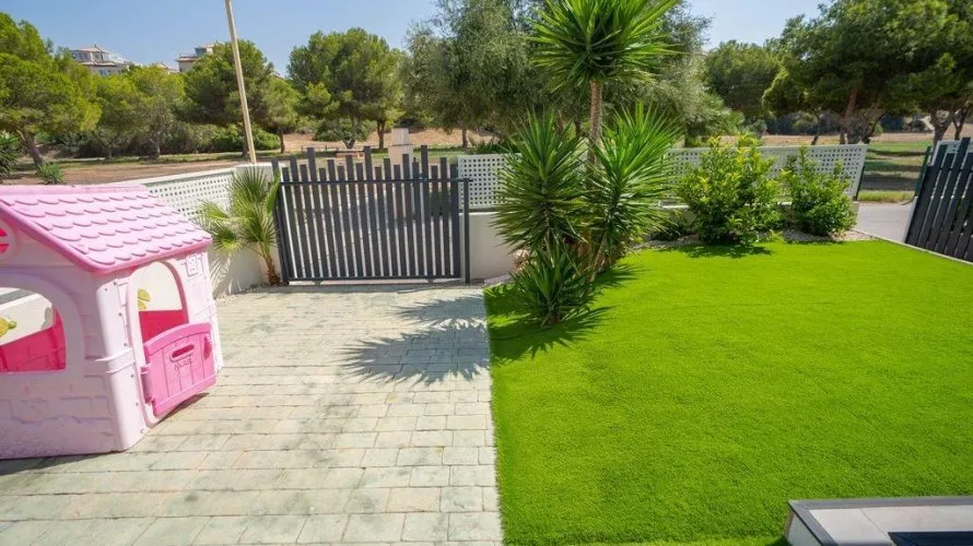 Villa de 3 chambres à La Zenia, Spain No. 693 № 11
