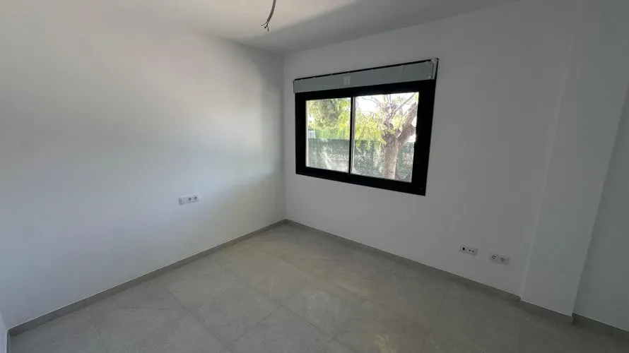 Villa de 5 chambres à San Vicente del Raspeig, Espagne No. 686 № 4