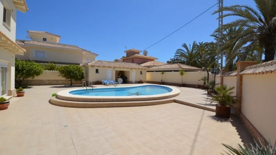 Villa de 276m² à Cabo Roig, Spain No. 439 № 26