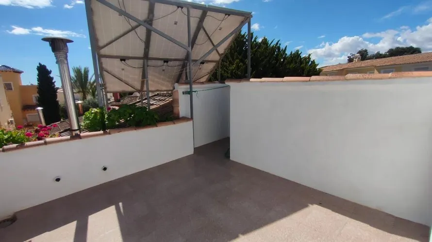 House de 209m² à Alicante, Espagne No. 649 № 3