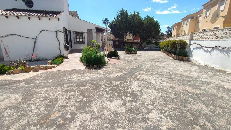 House de 209m² à Alicante, Espagne No. 649 № 8