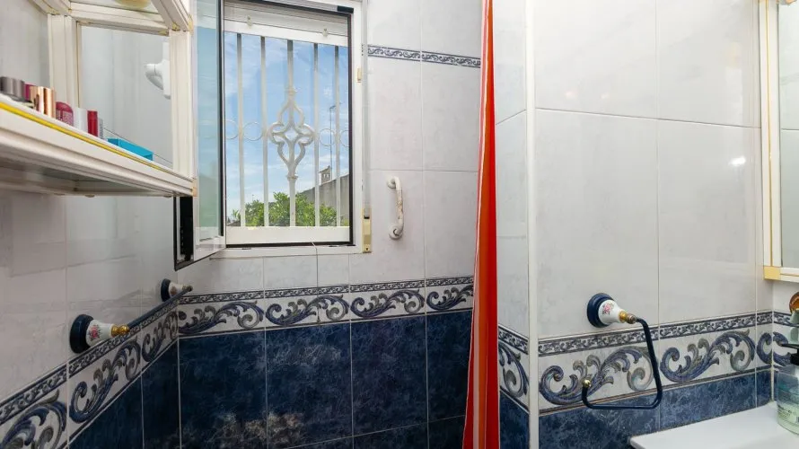 Villa de 158m² à Cabo Roig, Espagne No. 710 № 28