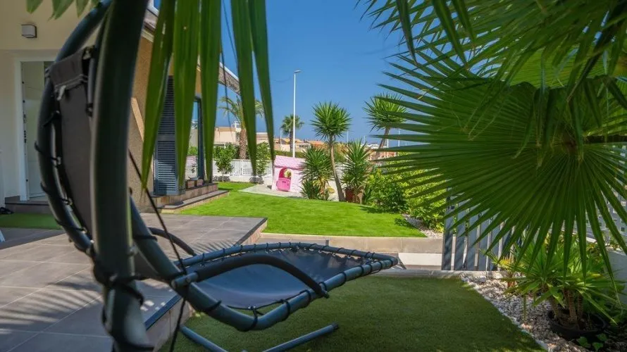 Villa de 3 chambres à La Zenia, Spain No. 693 № 2