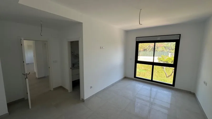 Villa de 5 chambres à San Vicente del Raspeig, Espagne No. 686 № 9